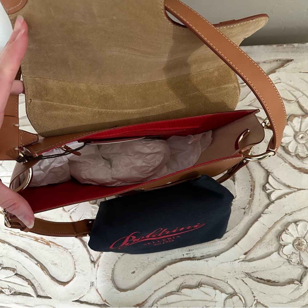 BOLDRINI
Made In Italy Leather Asymmetrical Saddle Bag - Picture 9 of 12